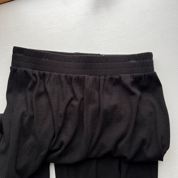 Theo & Spence XS black ribbed knit cropped pants - Picture 2 of 7